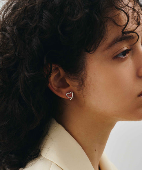 Line Coil HeartピアスM LAPUIS