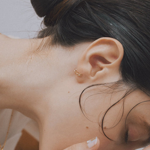 Deformed chain pierce earrings