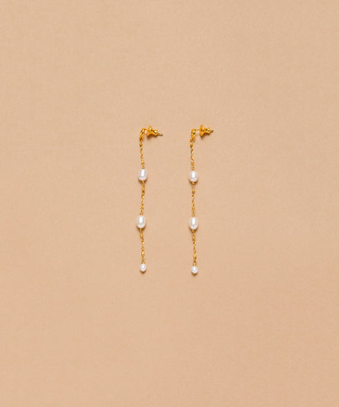 SV925 Drop Pearlピアス LAPUIS