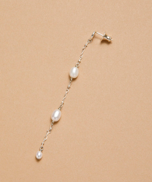 SV925 Drop Pearlピアス LAPUIS
