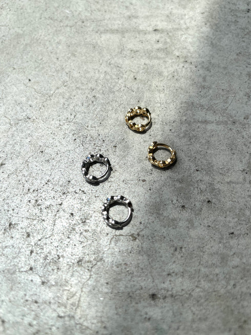 Deformed chain pierce earrings